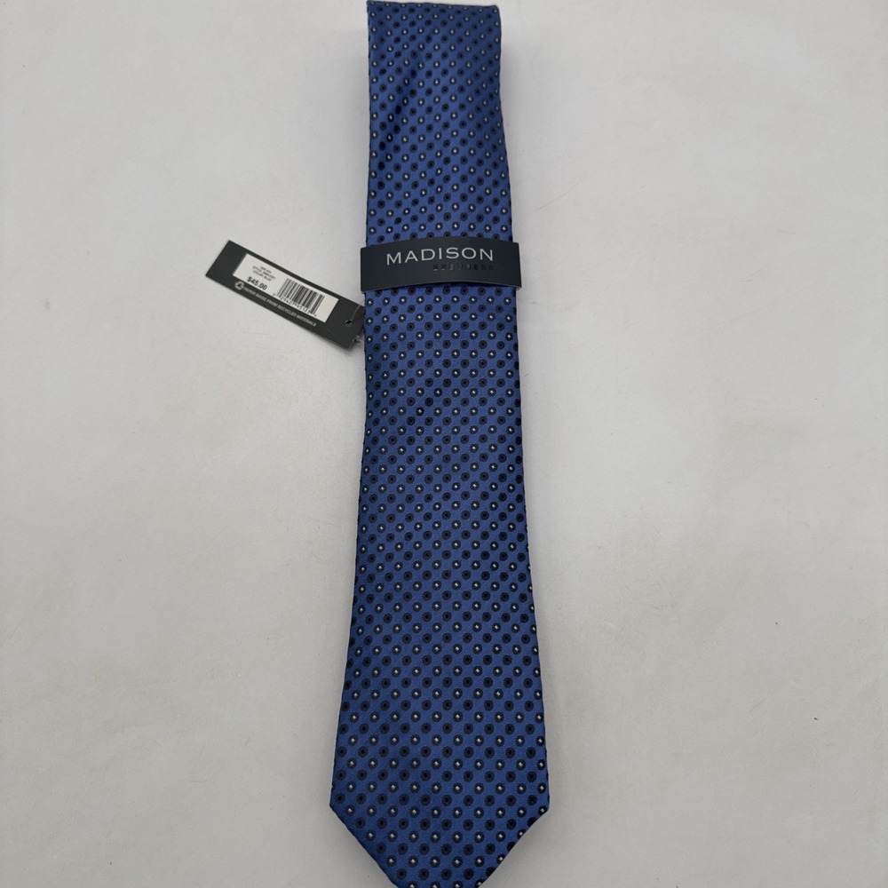Madison Tie Mens  Blue100% Silk Necktie Classic Pattern Dress NWT 56" X 3"